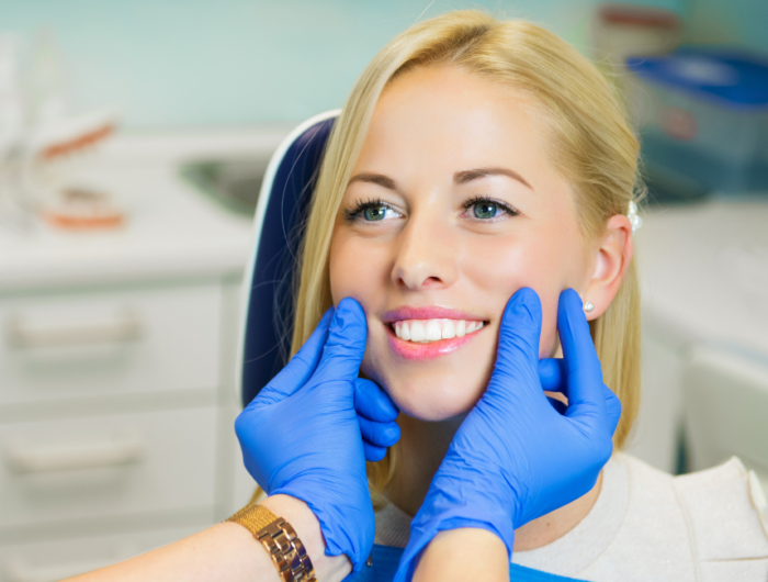 Woman with healthy teeth