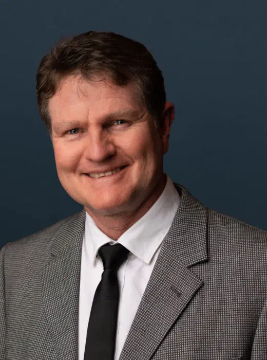 Dr Etienne Deysel 520x700 1